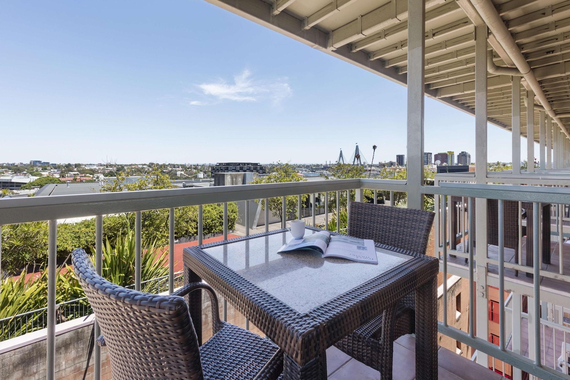 Oaks Sydney Goldsbrough Suites Екстериор снимка