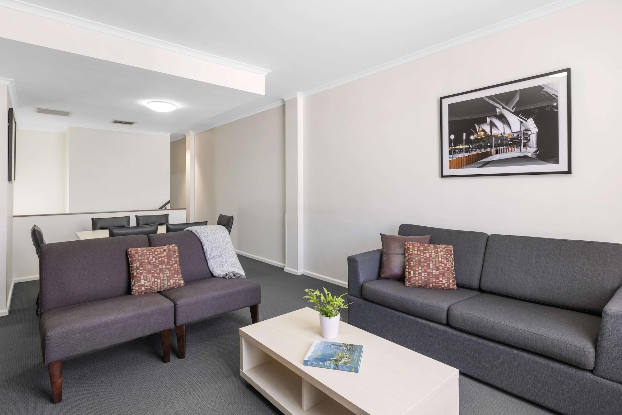 Oaks Sydney Goldsbrough Suites Екстериор снимка