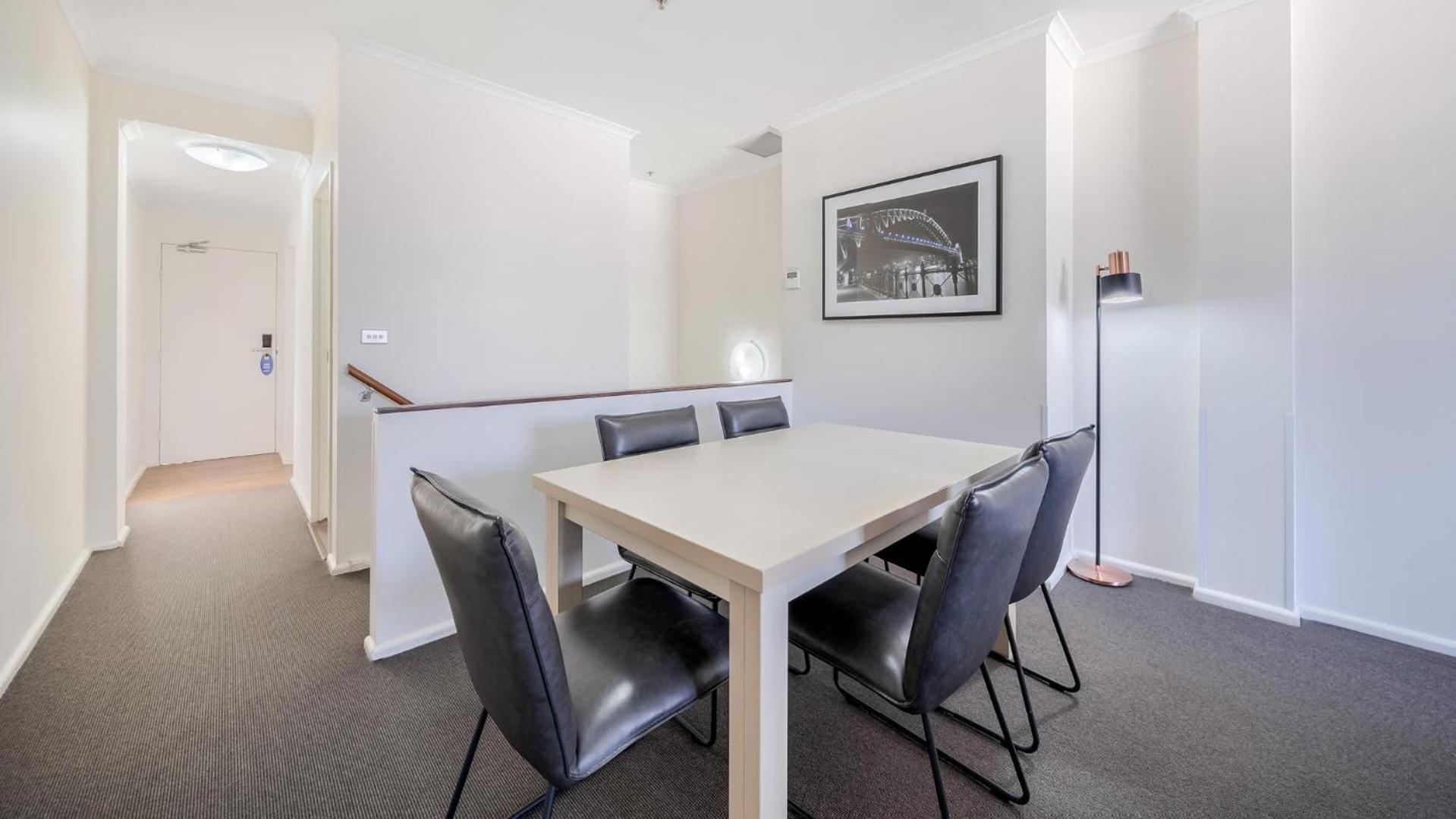 Oaks Sydney Goldsbrough Suites Екстериор снимка